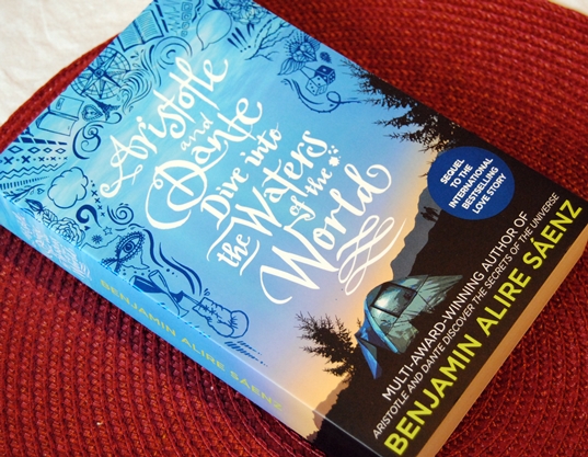 Aristotle and Dante Dive Into the Waters of the World av Benjamin Alire Sáenz